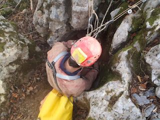 Trou de la mèche de 8... Petite escalade avant des km d'explos...