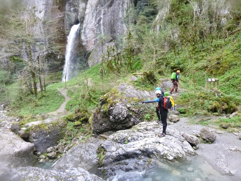 Arrivée triomphante à la cascade de Kakoueta